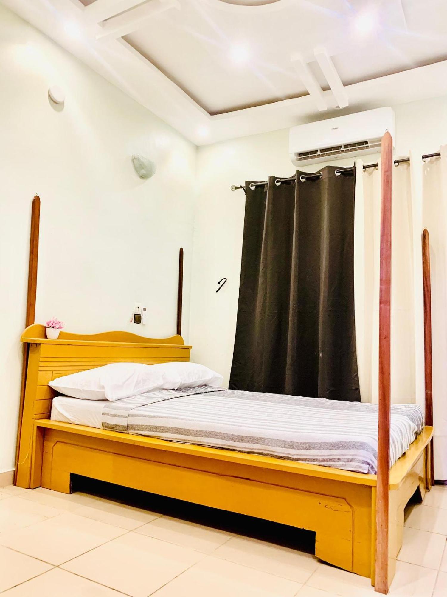 Residenz St-Cyprien-App1 Apartment Abomey-Calavi Ngoại thất bức ảnh